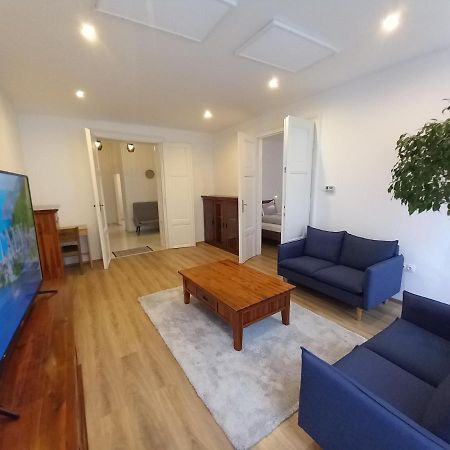 Korvin One Apartman Папа Экстерьер фото