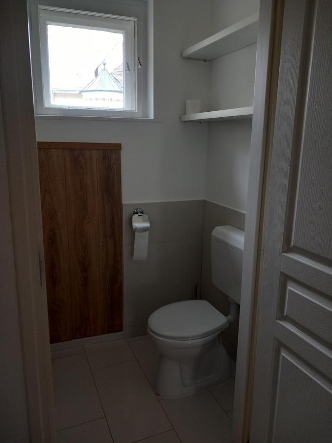 Korvin One Apartman Папа Экстерьер фото