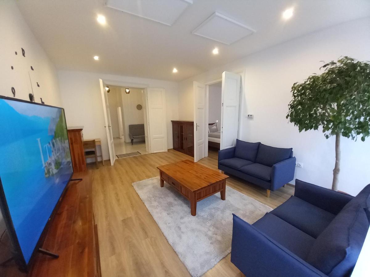 Korvin One Apartman Папа Экстерьер фото