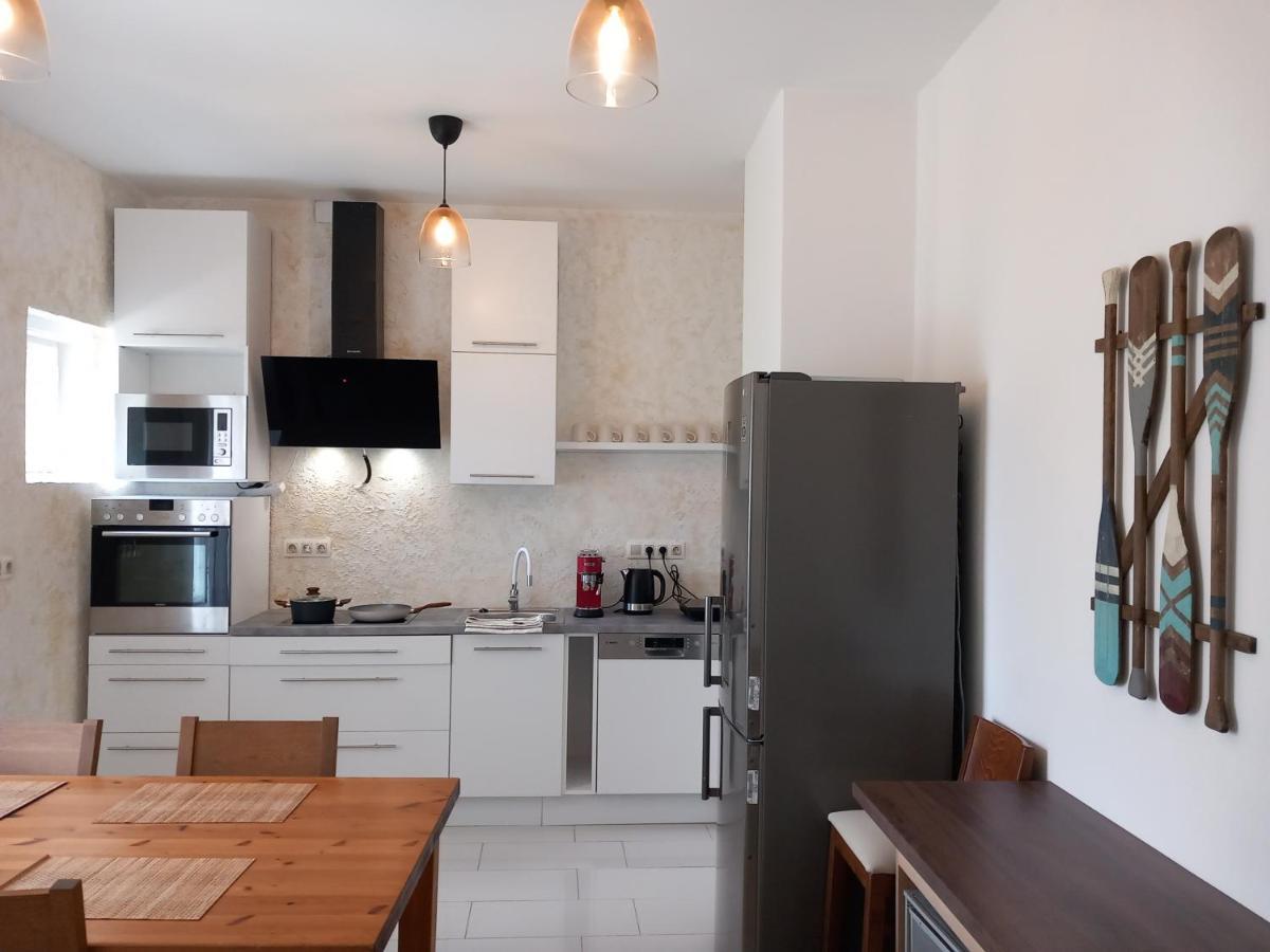 Korvin One Apartman Папа Экстерьер фото